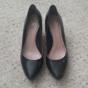 Vince Camuto Black Patent Leather Pump - Size 7